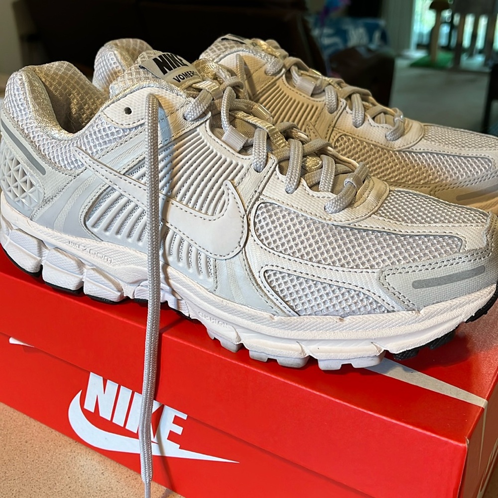 nike zoom vomero 5